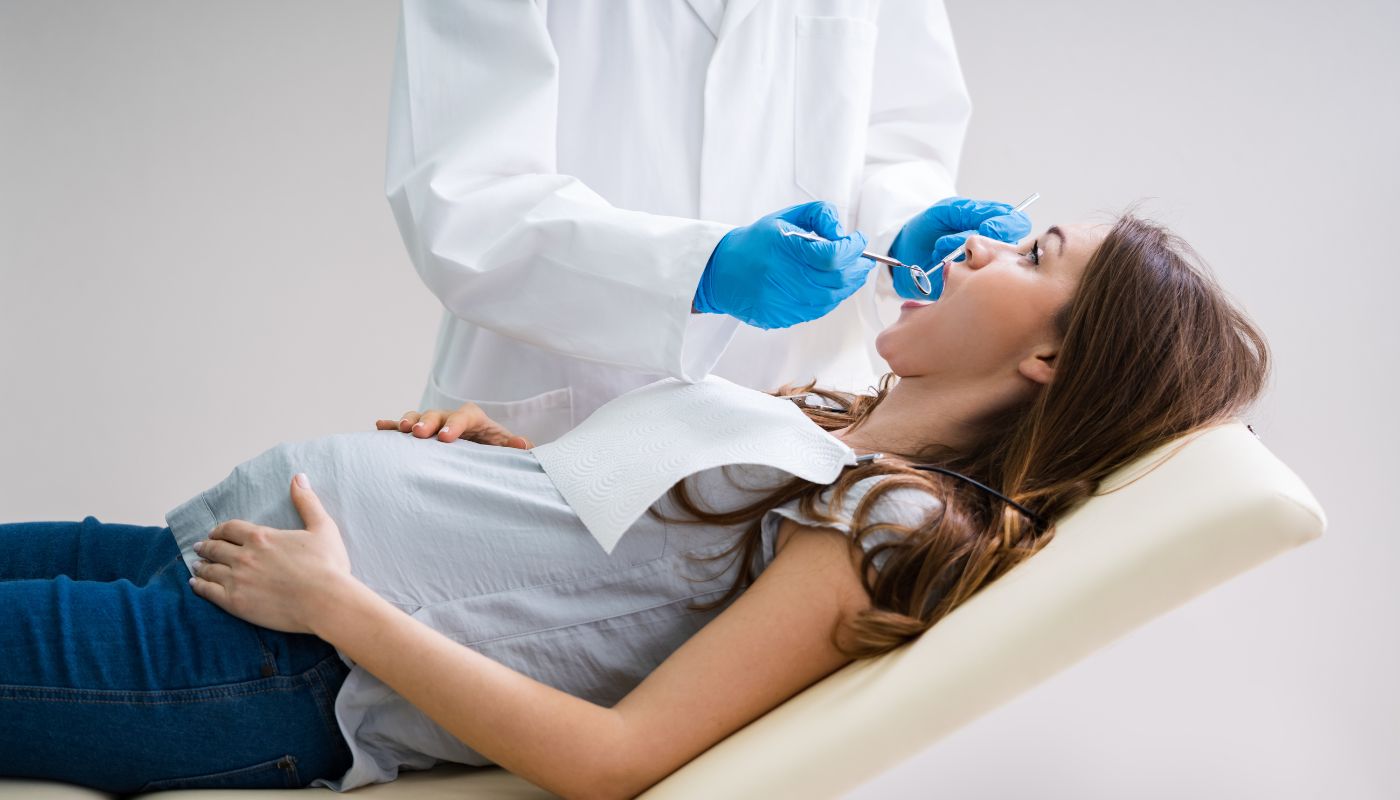 badanie dentystyczne kobiety w ciąży