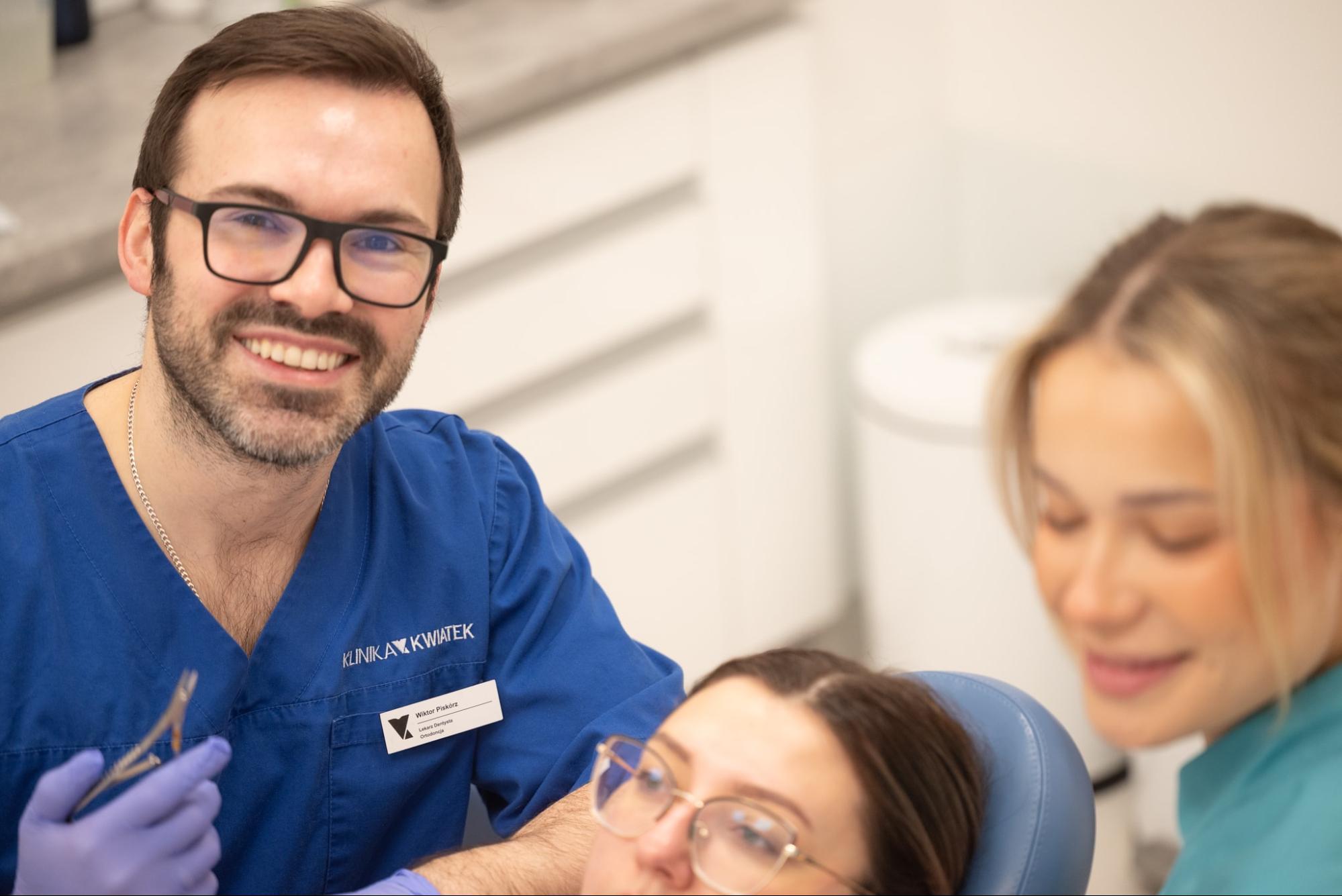 rodzaje aparat&oacute;w ortodontycznych - efekty noszenia aparatu ortodontycznego